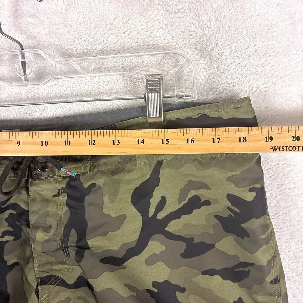 Quiksilver Board Shorts Men 36 Green Camo Cargo Preppy Beach SoCal Surf Y2K